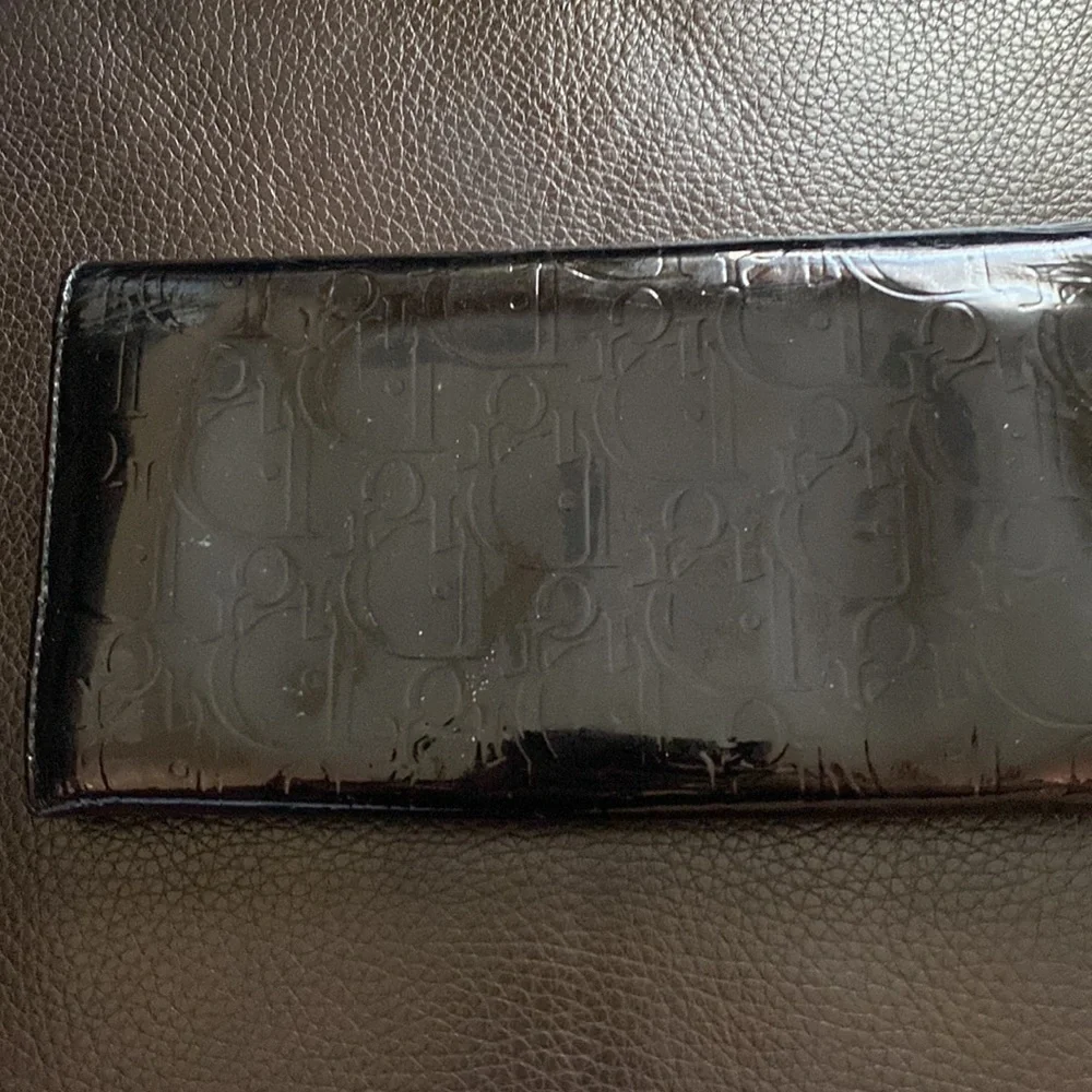 Christian dior oblique design patent leather long wallet.